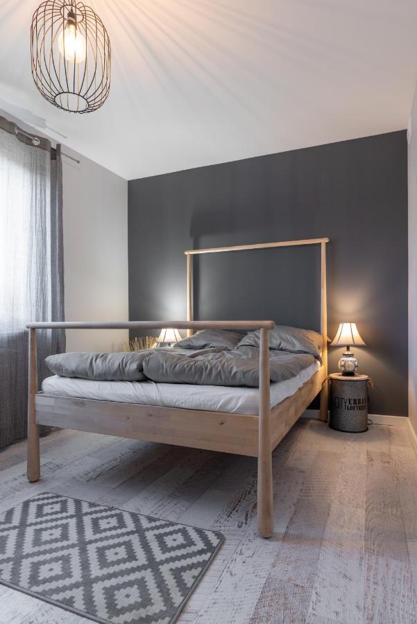 Noclegi Liw Apartments Hotel Apartamenty Венгрув Экстерьер фото